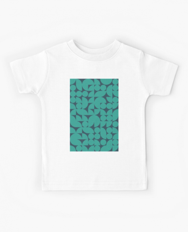 Baju bayi dengan pola geometris yang unik
